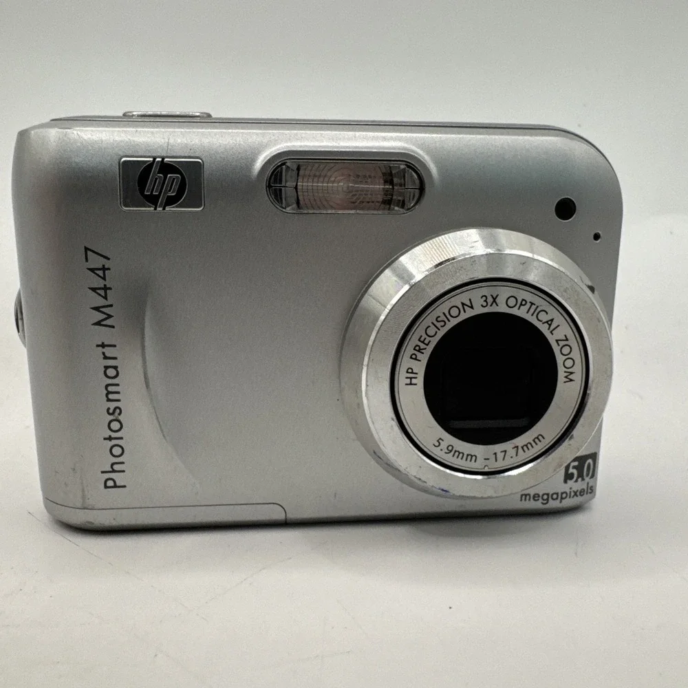 HP PhotoSmart M447 5.0 MP Digital Camera - Silver